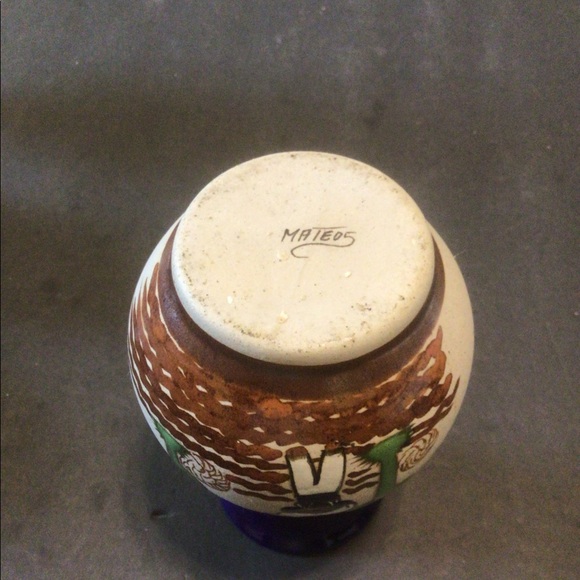 Vintage 7in Mateos Mexican Pottery vase - Picture 4 of 4